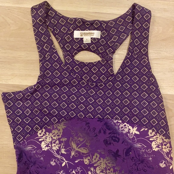 Alpine design dress - Picture 2 of 3